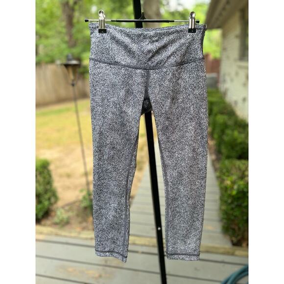 Lululemon High Times Crops Rio Mist White/Black Cropped Leggings Womens Size 6 - Picture 6 of 8